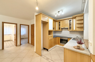 Eladó 2 szobás belvárosi lakás