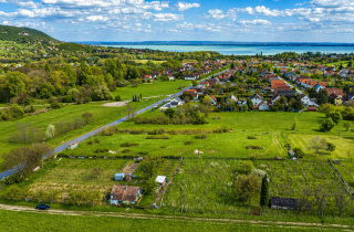 Eladó építési telek a Badacsony lábánál