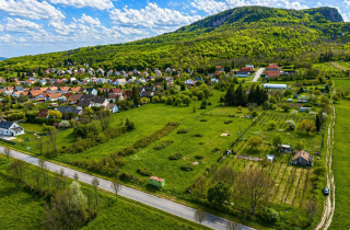 Eladó építési telek a Badacsony lábánál